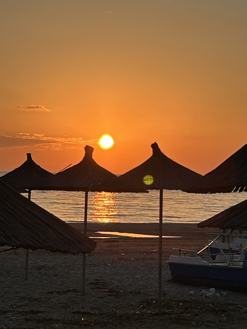 Solnedgang i Durres i Albanien